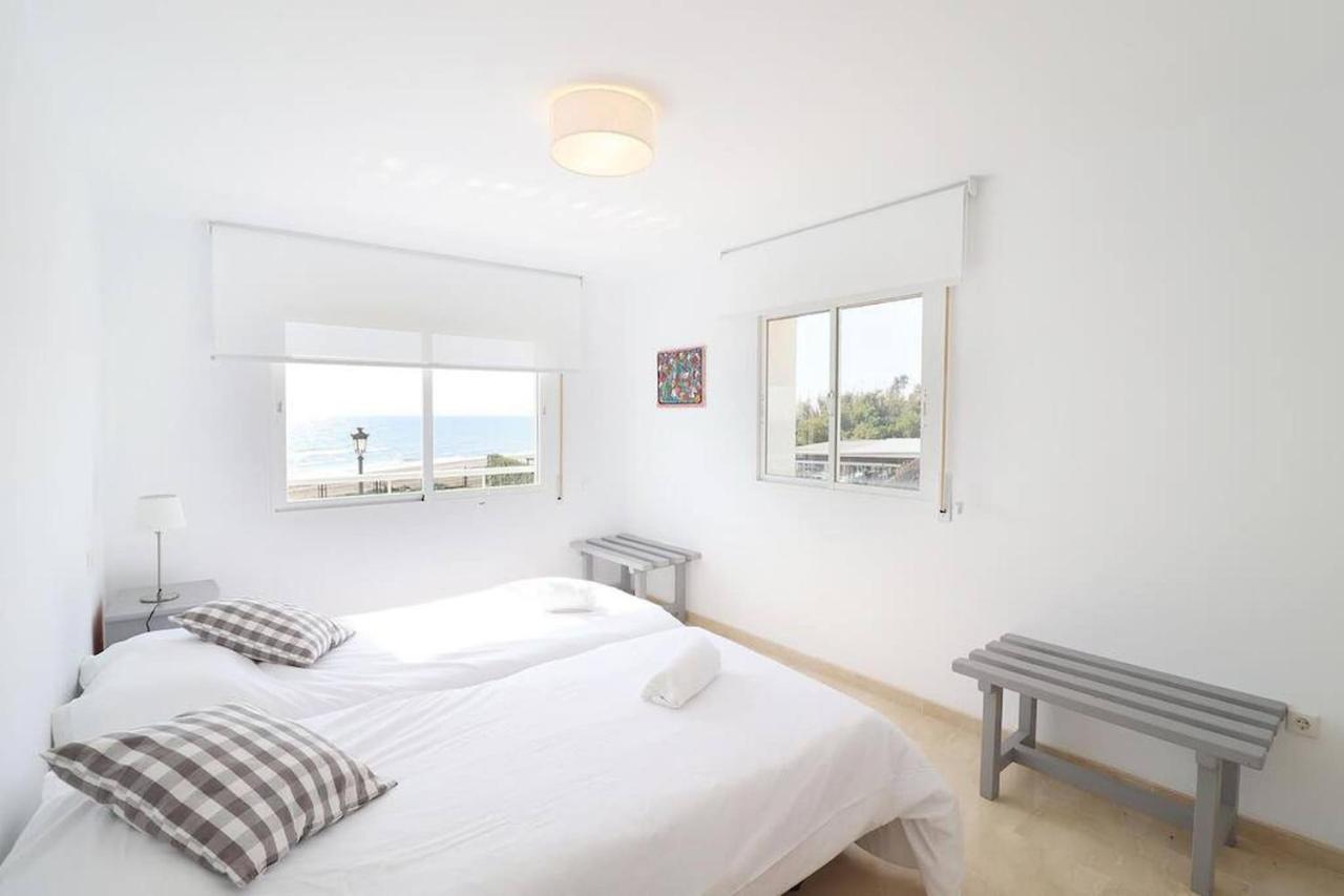 Amazing 3Bedroom Flat With Seafront Views & Pool By Sharingco Marbella Luaran gambar