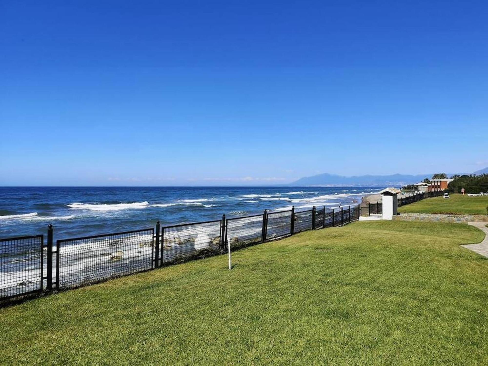 Amazing 3Bedroom Flat With Seafront Views & Pool By Sharingco Marbella Luaran gambar