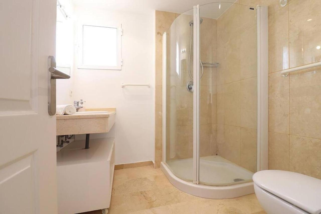 Amazing 3Bedroom Flat With Seafront Views & Pool By Sharingco Marbella Luaran gambar